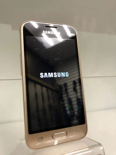 Лот: 15824212. Фото: 1. Смартфон Samsung Galaxy J1 Mini... Смартфоны