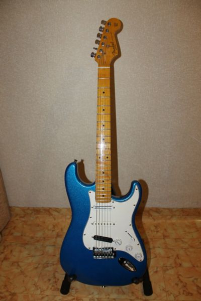 Лот: 11919612. Фото: 1. Fender Stratocaster (реплика). Гитары