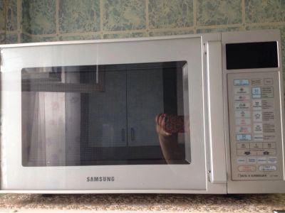 Лот: 7724899. Фото: 1. Микроволновка Samsung CE1160R. Микроволновки, мини-печи