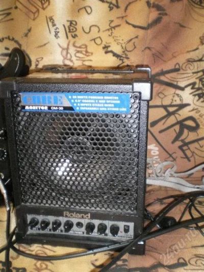 Лот: 2530618. Фото: 1. продам комбик roland cube-monitor... Гитарные эффекты и комбоусилители
