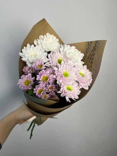 Лот: 22693615. Фото: 1. Букетик из разных хризантем быстрые... Свежие цветы