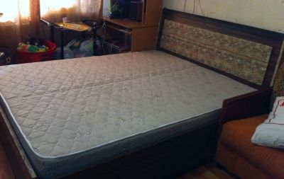 Лот: 4627420. Фото: 1. Двуспальная кровать. Срочно. Кровати
