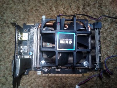 Лот: 25820897. Фото: 1. Radeon R9 370. Видеокарты