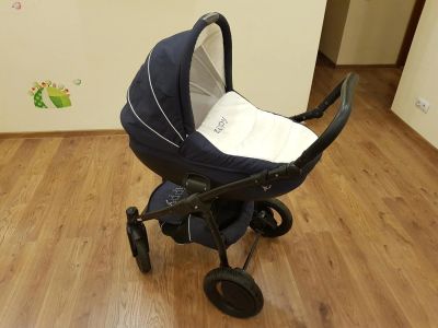 Лот: 10294145. Фото: 1. Коляска Tutis Zippy Sport 2 в... Коляски