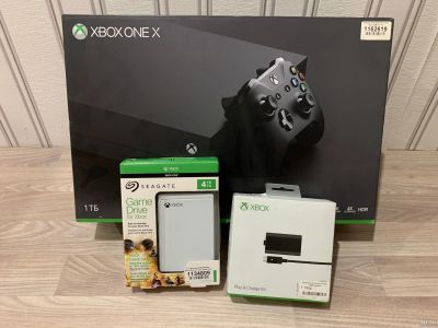 Лот: 14837785. Фото: 1. Microsoft Xbox One X на 1тб (как... Игровые приставки, консоли