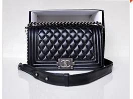 Лот: 4137591. Фото: 1. кожаная сумочка chanel. Сумки