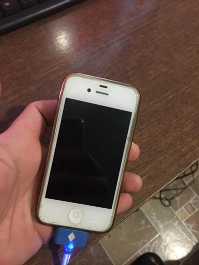 Лот: 10932124. Фото: 1. Iphone 4s 8 гигабайт. Смартфоны