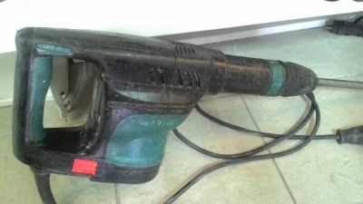 Лот: 11521753. Фото: 1. Отбойный молоток Makita HM1101C. Электроинструмент