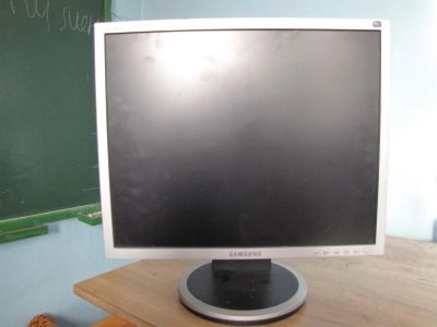 Лот: 3907223. Фото: 1. Монитор Samsung SyncMaster 940N. ЖК-мониторы