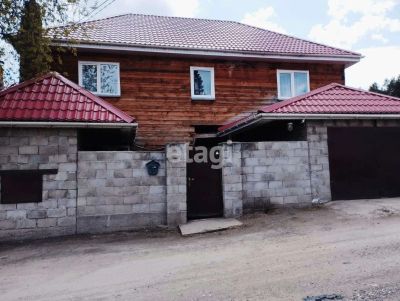 Лот: 20422499. Фото: 1. Продам 2-этажн. дом 198 кв.м... Дома