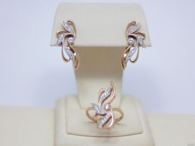 Лот: 13145636. Фото: 1. КОМПЛЕКТ: ЗОЛОТЫЕ СЕРЬГИ И КОЛЬЦО... Комплекты изделий