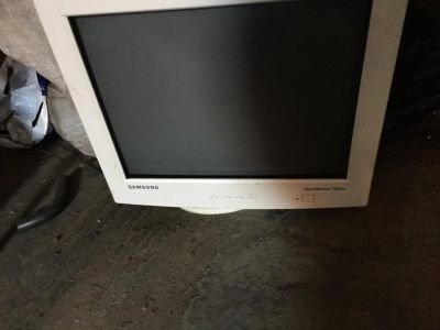 Лот: 7692468. Фото: 1. Экран Samsung. ЭЛТ-мониторы