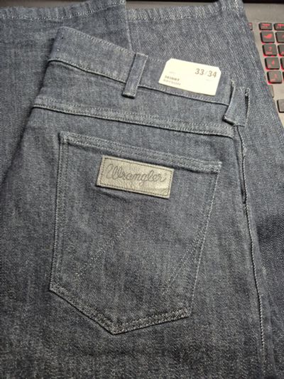 Лот: 16238391. Фото: 1. Джинсы мужские Wrangler Bryson... Брюки, джинсы, шорты