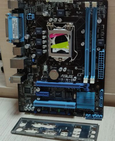 Лот: 18982513. Фото: 1. Материнская плата ASUS H61M-C... Материнские платы