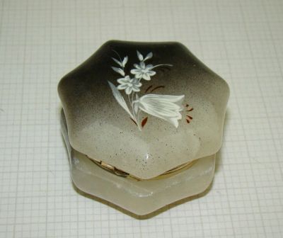 Лот: 13764553. Фото: 1. Шкатулка таблетница из камня... Другое (антиквариат)