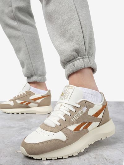 Лот: 24289160. Фото: 1. Кроссовки женские Reebok Classic... Кеды, кроссовки, слипоны
