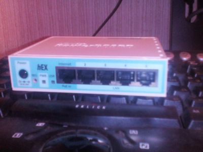Лот: 7311249. Фото: 1. Маршрутизатор Mikrotik hEX RB750Gr2... Маршрутизаторы (роутеры)