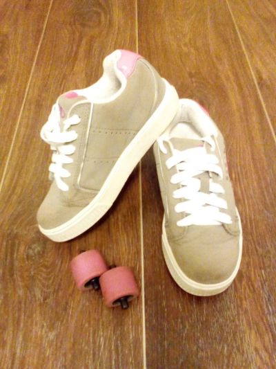 Лот: 9280763. Фото: 1. Кроссовки на колёсиках Heelys. Кеды, кроссовки