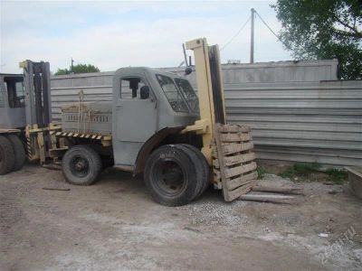 Лот: 962290. Фото: 1. 2 Львовских вилочных погрузчика. Грузовики, автобусы, спецтехника