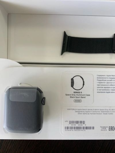 Лот: 16640317. Фото: 1. Apple Watch 5 44mm space gray... Смарт-часы, фитнес-браслеты, аксессуары