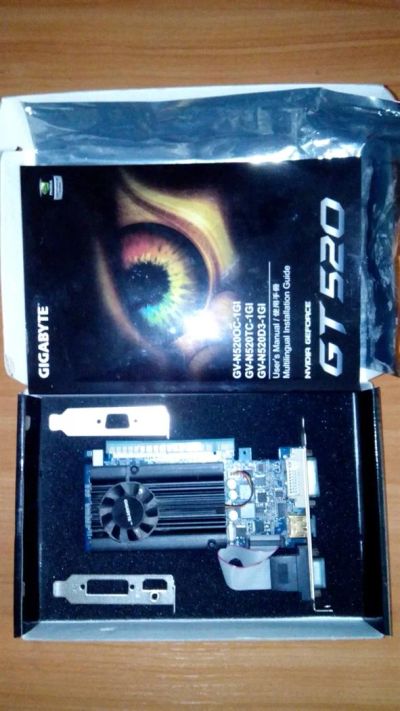 Лот: 3306946. Фото: 1. gigabyte GeForce GT 520. Видеокарты