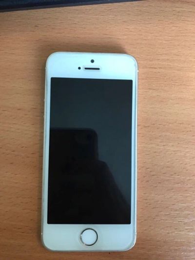 Лот: 10833521. Фото: 1. iphone 5s 16 гб золотой айфон... Смартфоны