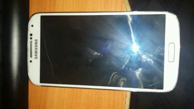 Лот: 9053515. Фото: 1. Samsung Galaxy s4 i9500. Смартфоны