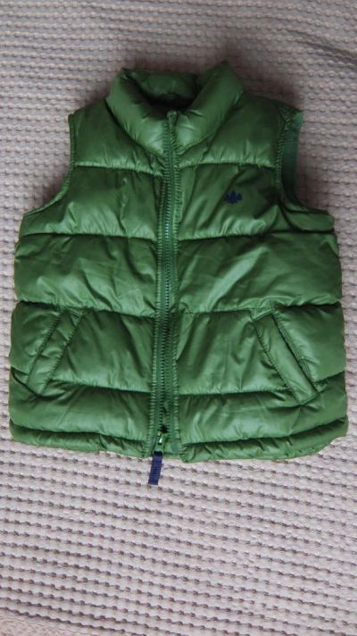 Лот: 5250381. Фото: 1. Безрукавка р.3 Old Navy. Верхняя одежда