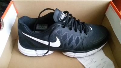 Лот: 7592336. Фото: 1. Новые кроссовки Nike dual fusion... Кеды, кроссовки, слипоны