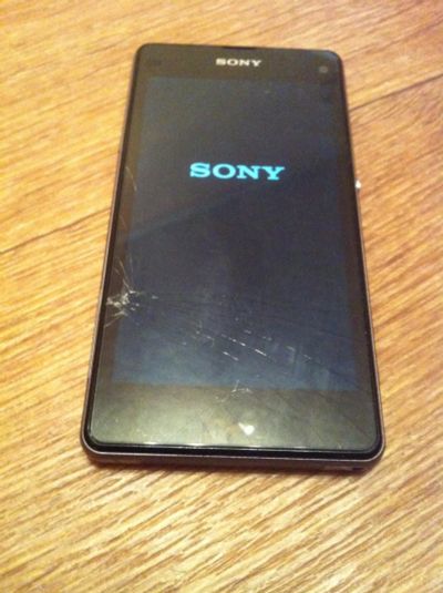 Лот: 7078778. Фото: 1. sony xperia z1 compact. Смартфоны