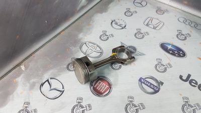 Лот: 23598933. Фото: 1. Шатун Hyundai Solaris G4FA 23510-2B100. Двигатель и элементы двигателя