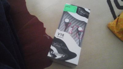 Лот: 11933083. Фото: 1. Наушники elmcoei v18 earphone... Красноярск