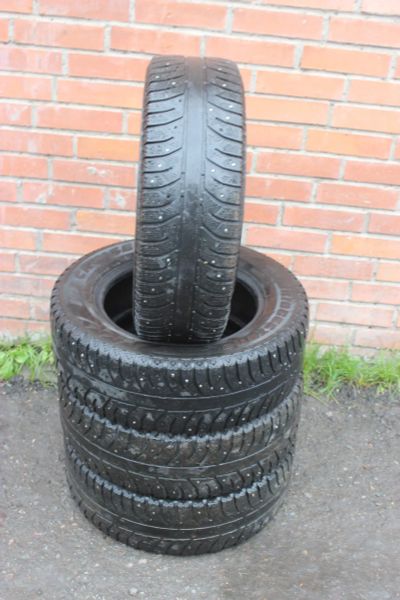 Лот: 19374142. Фото: 1. Шины зимние Bridgestone Ice Cruiser... Шины