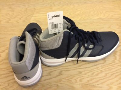 Лот: 4178763. Фото: 1. Кроссовки Adidas Isolation. Кеды, кроссовки, слипоны