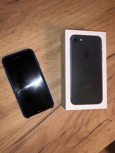 Лот: 17040933. Фото: 1. iPhone 7 32Gb. Смартфоны