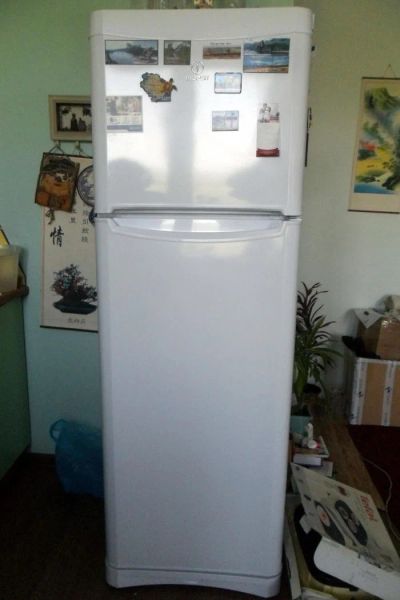 Лот: 4276392. Фото: 1. Продам холодильник "indesit". Холодильники, морозильные камеры
