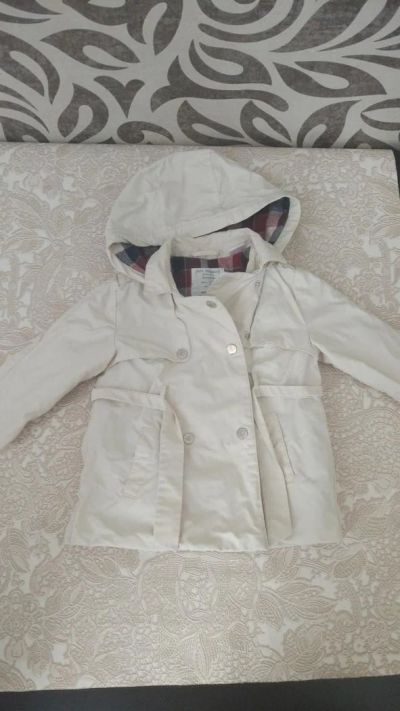 Лот: 11020837. Фото: 1. Пальто на девочку Zara. Верхняя одежда