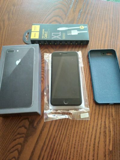 Лот: 20611670. Фото: 1. iPhone 8 Plus 64GB (Jet Black... Смартфоны