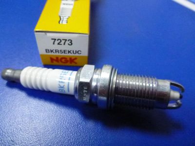 Лот: 8337956. Фото: 1. Свеча зажигания NGK 7273 BKR5EKUC. Двигатель и элементы двигателя