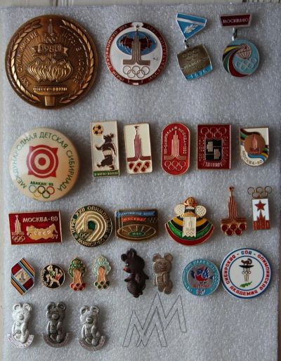 Лот: 9092375. Фото: 1. Коллекция, подборка, набор знаков... Сувенирные
