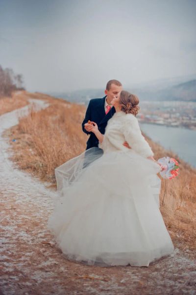 Лот: 5300559. Фото: 1. Свадебное платье+меховушка+туфли... Другое (свадебная мода)