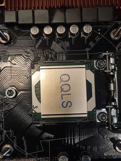 Лот: 19821820. Фото: 1. Процессор intel qqls Coffee lake... Процессоры