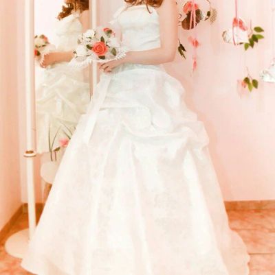 Лот: 7895368. Фото: 1. Свадебное платье!. Свадебные платья