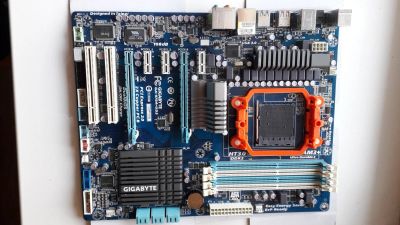Лот: 17235131. Фото: 1. Матплата AM3+ Gigabyte GA-970A-UD3... Материнские платы
