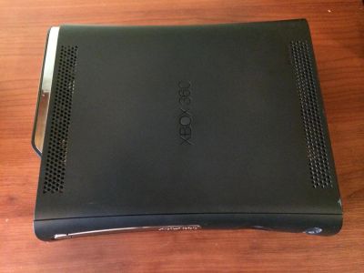Лот: 4205930. Фото: 1. Xbox 360. Игровые приставки, консоли