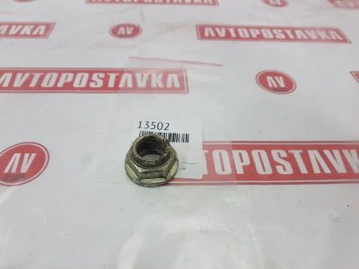 Лот: 20903596. Фото: 1. Гайка ступицы Mazda Demio DE3FS... Двигатель и элементы двигателя