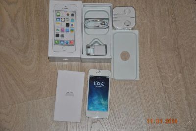Лот: 3616069. Фото: 1. Продам смартфон iPhone 5S (Silver... Смартфоны