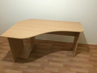 Лот: 5458940. Фото: 1. Угловой компьютерный стол Б/У. Компьютерные и письменные столы