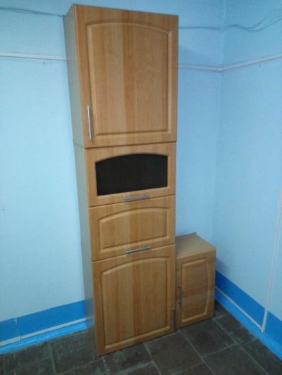Лот: 7482235. Фото: 1. 4 подвесных кухонных шкафчика. Кухонные гарнитуры