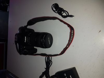 Лот: 14007096. Фото: 1. Canon EOS 60D Kit 18-135 IS б... Цифровые зеркальные